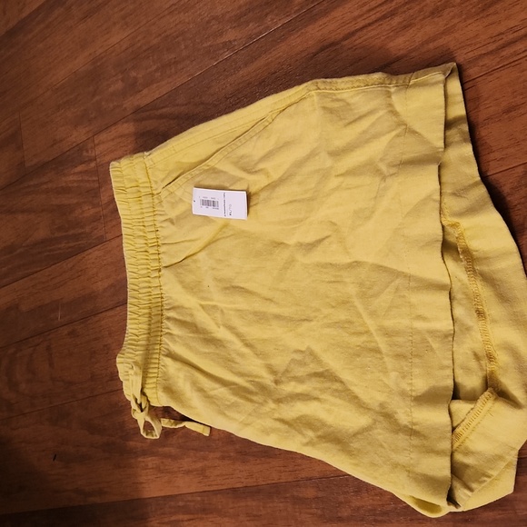 NWT Old Navy shorts - Picture 3 of 4